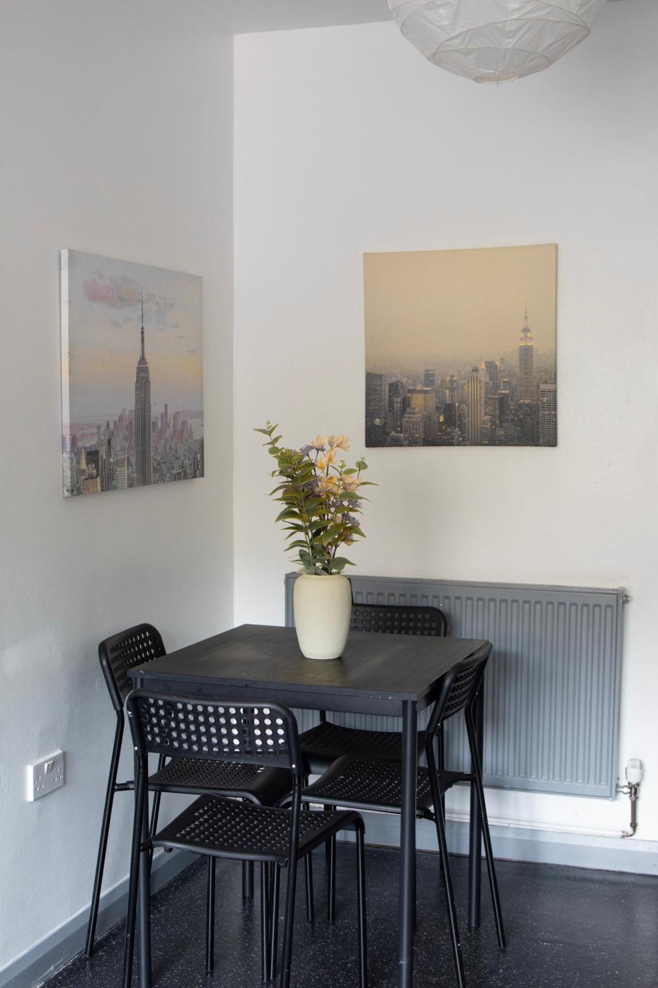 Well-Equipped 4 Bedroom House Close To City Centre Leeds  Zewnętrze zdjęcie